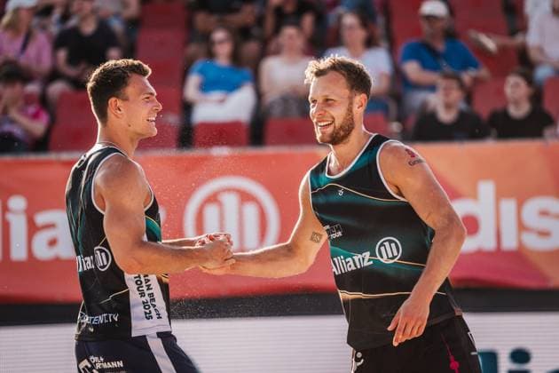 Beach volleyball men Allianz German Beach Tour 2025 Tourstop Bremen 13 06 2025 f l Daniel Kirchner and Eric Stadie Seeber are looking forward Bremen Waterfront Bremen Germany