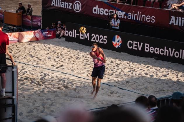 Beach volleyball men Allianz German Beach Tour 2025 Tourstop Bremen 13 06 2025 Yannik Ahr takes the ball Bremen Waterfront Bremen Germany
