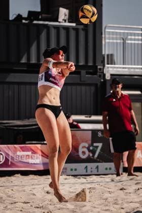 Beach Volleyball Women Allianz German Beach Tour 2025 Tourstop Bremen 13 06 2025 Lisa Sophie Kotzan plays the ball Bremen Waterfront Bremen Germany