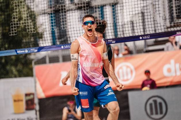 Beach volleyball men Allianz German Beach Tour 2025 Tourstop Bremen 13 06 2025 David Poniewaz cheers Bremen Waterfront Bremen Germany