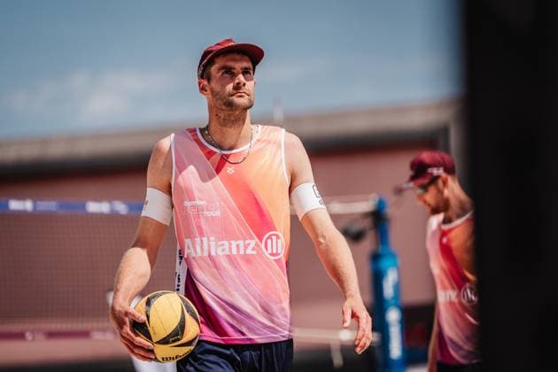 Beach volleyball men Allianz German Beach Tour 2025 Tourstop Bremen 13 06 2025 Manuel Harms with the ball Bremen Waterfront Bremen Germany