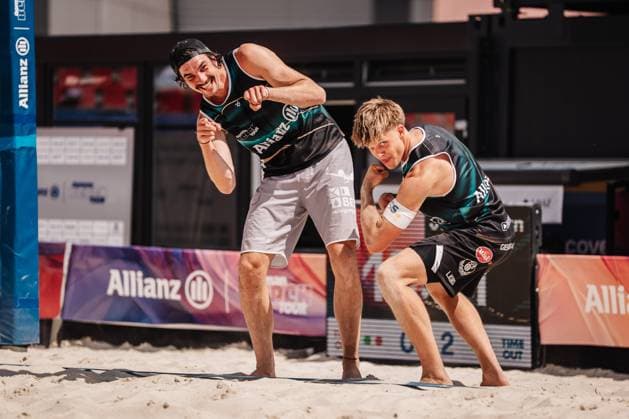 Beach volleyball men Allianz German Beach Tour 2025 Tourstop Bremen 13 06 2025 f l Jannik Kühlborn and Luis Kubo celebrate their victory after the match Bremen Waterfront Bremen Germany