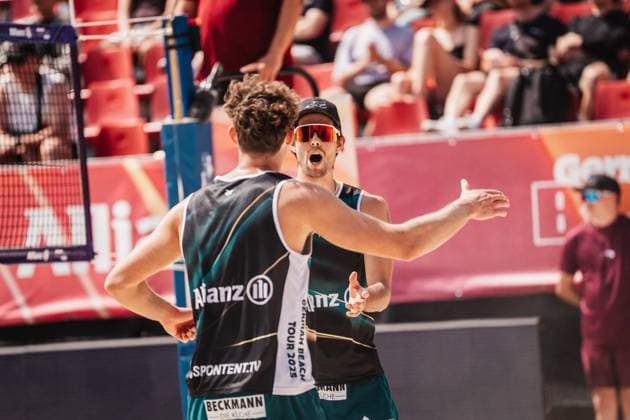 Beach volleyball men Allianz German Beach Tour 2025 Tourstop Bremen 13 06 2025 v l Hennes Nissen and Niklas Held cheer Bremen Waterfront Bremen Germany