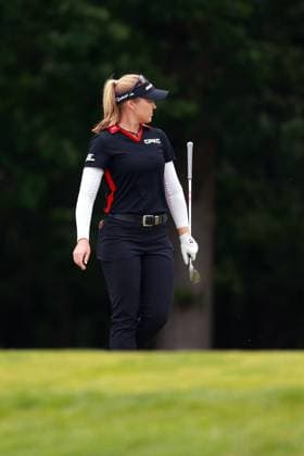 Meijer LPGA, Golf Damen Classic for Simply Give BELMONT, MICHIGAN - JUNE 13: Brooke M. Henderson of Canada looks over the 7th green during the second round of the Meijer LPGA Classic for Simply Give golf tournament at Blythefield Country Club in Belmont, MI, USA Friday, June 13, 2025. Belmont Michigan United States  Copyright: xAmyxLemusx originalFilename:lemus-meijerlp250613_np9gR.jpg