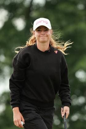 Meijer LPGA, Golf Damen Classic BELMONT, MICHIGAN-JUNE 13: Caley McGinty of England acknowledges the crowd on the first green during the second round of the Meijer LPGA Classic for Simply Give golf tournament at Blythefield Country Club in Belmont, MI, USA Friday, June 13, 2025. Belmont Michigan United States  Copyright: xJorgexLemusx originalFilename:lemus-meijerlp250613_npSUK.jpg