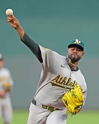 June 13, 2025: Athletics pitcher Luis Severino (40) brings a pitch home against the Royals at Kauffman Stadium Kansas City, Missouri. CSM. Kansas City United States - ZUMAc04_ 20250613_zma_c04_018 Copyright: xJonxRobichaudx