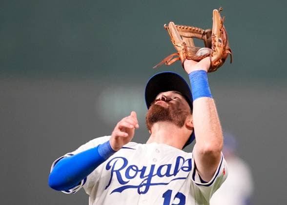 June 13, 2025: Kansas City Royals outfielder Nick Loftin (12) makes a catch on an fly ball against the Athletics at Kauffman Stadium Kansas City, Missouri. CSM. Kansas City United States - ZUMAc04_ 20250613_zma_c04_035 Copyright: xJonxRobichaudx