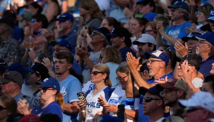 June 13, 2025: Fans express appreciation to Alex Gordon during a pregame ceremony against the Athletics at Kauffman Stadium Kansas City, Missouri. CSM. Kansas City United States - ZUMAc04_ 20250613_zma_c04_037 Copyright: xJonxRobichaudx