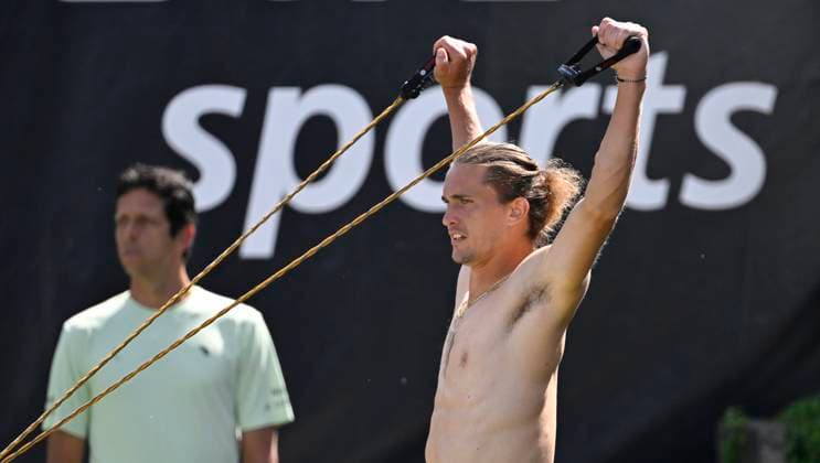 Alexander Zverev GER upper body naked warming up workout perimeter advertising SPORTS coach tennis men BOSS Open ATP 250 Stuttgart 2025 Weissenhof BOSS Open ATP 250 Stuttgart 2025