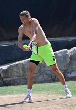 Alexander Zverev GER upper body naked warming up training tennis men BOSS Open ATP 250 Stuttgart 2025 Weissenhof BOSS Open ATP 250 Stuttgart 2025