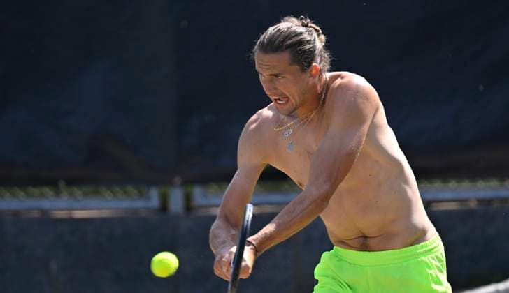Alexander Zverev GER upper body naked warming up training tennis men BOSS Open ATP 250 Stuttgart 2025 Weissenhof BOSS Open ATP 250 Stuttgart 2025