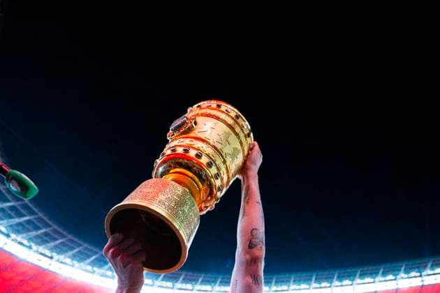 23 05 2025 Football, 2024 2025, DFB Cup Final, DSC Arminia Bielefeld VfB Stuttgart DFB Pokal Trophy DFB REGULATIONS PROHIBIT ANY USE OF PHOTOGRAPHS AS IMAGE SEQUENCES AND OR QUASI VIDEO Berlin Berlin Germany Olympiastadion