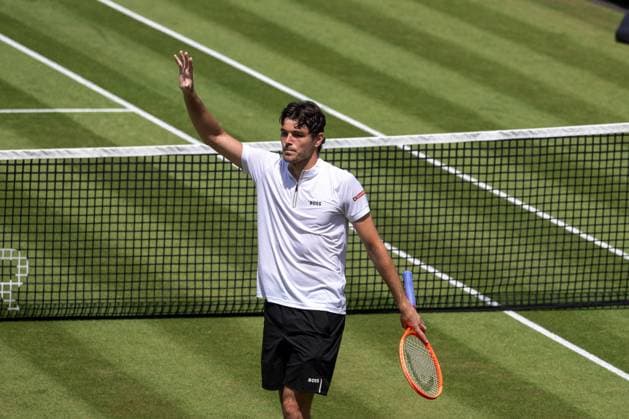 Cheers and joy for Taylor Fritz USA after his 2 set win against Felix Auger Aliassime CAN xettx, Germany, Stuttgart, 14 06 2025, Tennis, Boss Open, 2025, Semifinal, F Auger Aliassime CAN T Fritz USA , TC Weissenhof, Center Court
