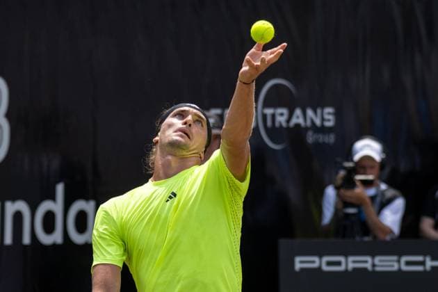 Alexander Zverev GER xettx, Germany, Stuttgart, 14 06 2025, Tennis, Boss Open, 2025, Semifinal, A Zverev GER B Shelton USA , TC Weissenhof, Center Court