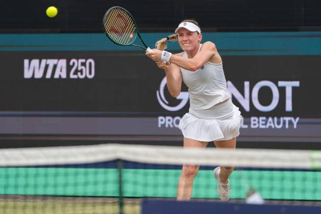 2025-06-14 2025 Libema Open Grass Court Championships Autotron ROSMALEN, NETHERLANDS - JUNE 14: Ekaterina Alexandrova of Russia during the 2025 Libema Open Grass Court Championships at Autotron on June 14, 2025 in Rosmalen, Netherlands. Rosmalen Autotron Netherlands Content not available for redistribution in The Netherlands directly or indirectly through any third parties. Copyright: xMarleenxFouchierx