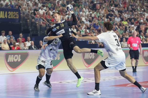 14 06 2025, xtgx, Handball, EHF Champions League semi-final 1, Füchse Berlin HBC Nantes v l Mathias Gidsel Berlin, 19 throws goal, Torschuetze, erzielt Tor, Treffer, scores the goal Koeln