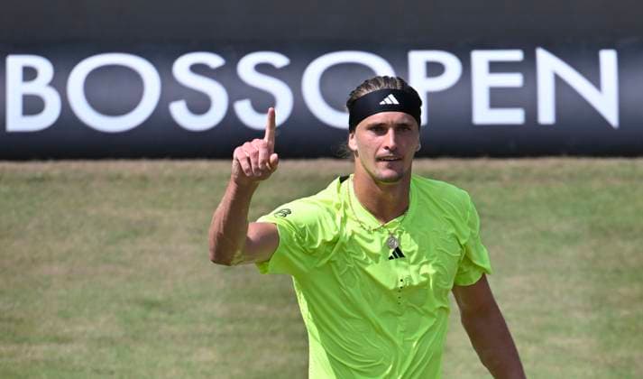 Alexander Zverev GER jubilation, joy, emotion, emotional, cheers, happiness, happy, gesture Logo BOSSOPEN Tennis Men BOSS Open ATP 250 Stuttgart 2025 Weissenhof BOSS Open ATP 250 Stuttgart 2025