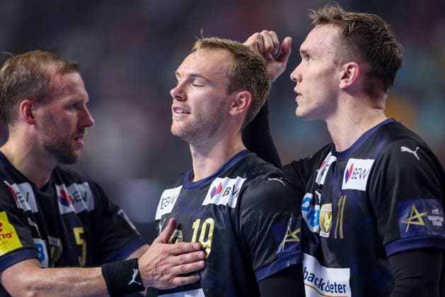 14 06 2025, Handball, Semi-final TruckScout24 EHF FINAL4, LANXESS arena Cologne, Füchse Berlin HBC Nantes disappointment at Mathias Gidsel Fuechse Berlin 19 after red card dismissal disappointment foul play North Rhine-Westphalia Germany