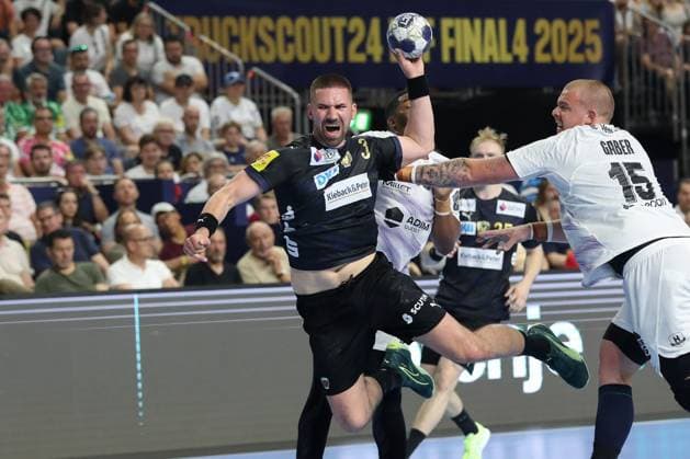 14 06 2025, xtgx, Handball, EHF Champions League semi-final 1, Füchse Berlin HBC Nantes v l Fabian Wiede Berlin, 3 throws goal, Torschuetze, scores goal, Treffer, scores the goal Koeln