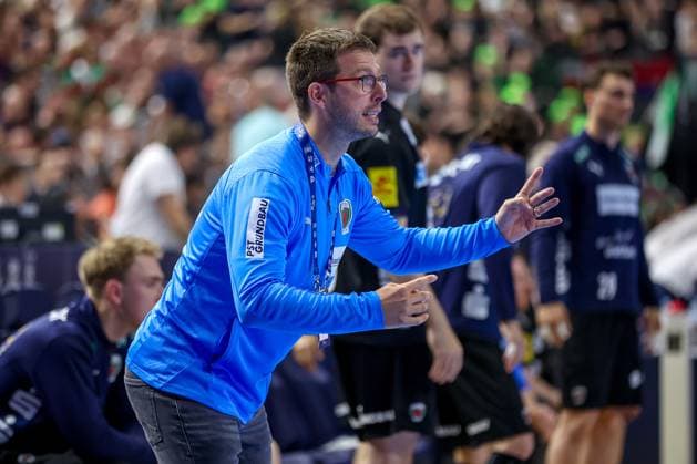 14 06 2025, Handball, Semi-final TruckScout24 EHF FINAL4, LANXESS arena Cologne, Füchse Berlin HBC Nantes Head coach Jaron Siewert Fuechse Berlin gesticulating North Rhine-Westphalia Germany
