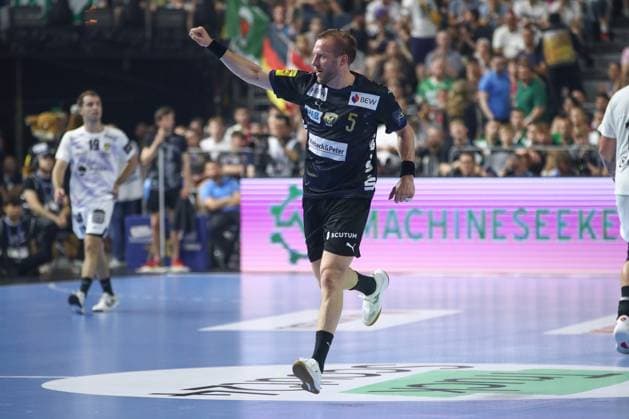 14 06 2025, xgox, Handball EHF Champions League semi-final 1 Fuechse Berlin HBC Nantes emspor, v l Max Darj Berlin, 5 jubilation, goal celebration, jubelt über das Tor, celebrate the goal, celebration Koeln