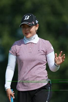 Meijer LPGA, Golf Damen Classic BELMONT, MICHIGAN-JUNE 14: Yuri Yoshida of Japan acknowledges the crowd on the 9th green during the third round of the Meijer LPGA Classic for Simply Give golf tournament at Blythefield Country Club in Belmont, MI, USA Saturday, June 14, 2025. Belmont Michigan United States  Copyright: xJorgexLemusx originalFilename:lemus-meijerlp250614_npqNK.jpg