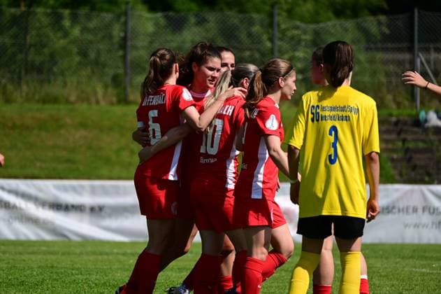 14 06 2025 xkhx Bad Hersfeld Womens Hesse Cup final SF BG MArburg Kickers Offenbach Goal celebration after the 1-0 goal by Aline Czaplicki 6, OFC Women
