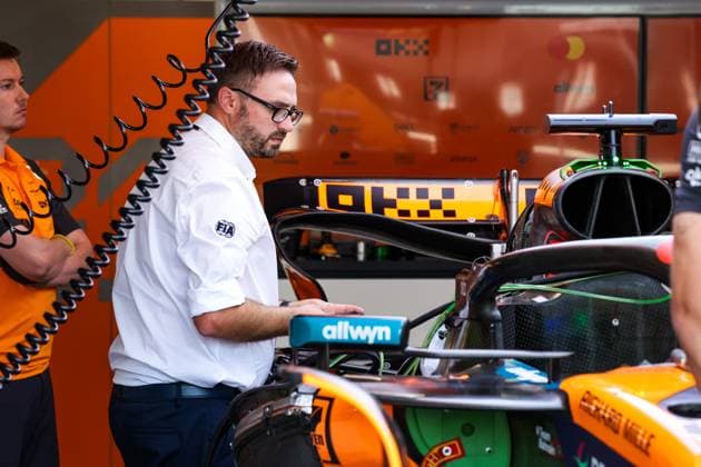 F1 - CANADIAN GRAND PRIX 2025 FIA scrutineer checking the McLaren F1 Team MCL39 in the garage, box, during the Formula 1 Pirelli Grand Prix du Canada 2025, 10th round of the 2025 FIA Formula One World Championship, WM, Weltmeisterschaft from June 14 to 16, 2025 on the Circuit Gilles Villeneuve, in MontrÃ al, Canada - MontrÃ alCanada  Copyright: xFLORENTxGOODENx
