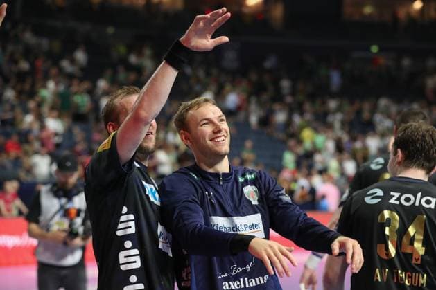 14 06 2025, xtgx, Handball, EHF Champions League Semi-Final 1, Füchse Berlin HBC Nantes v l Max Darj Berlin, 5 , Mathias Gidsel Berlin, 19 Cheering about the victory, cheering after the end of the game Cologne