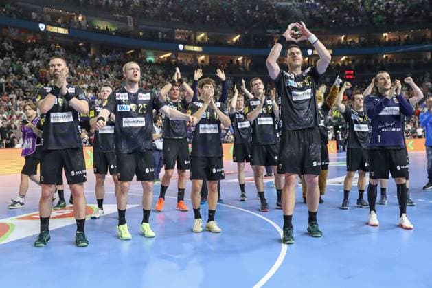 14 06 2025, xgox, Handball EHF Champions League semi-final 1 Fuechse Berlin HBC Nantes emspor, v l Berlin celebrating the victory, cheering after the end of the game Cologne