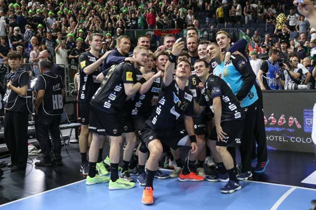 14 06 2025, xgox, Handball EHF Champions League semi-final 1 Fuechse Berlin HBC Nantes emspor, v l Berlin celebrating the victory, cheering after the end of the match Cologne