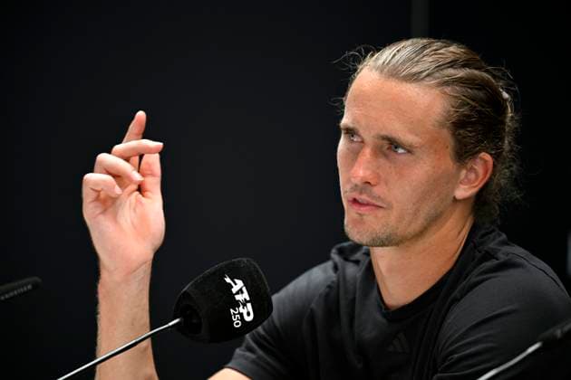 PK Press conference Alexander Zverev GER Portrait reacts annoyed to renewed question about relationship with Boris Becker and his coach Alexander Zverev senior Gesture Gesture Tennis Men BOSS Open ATP 250 Stuttgart 2025 Weissenhof BOSS Open ATP 250 Stuttgart 2025