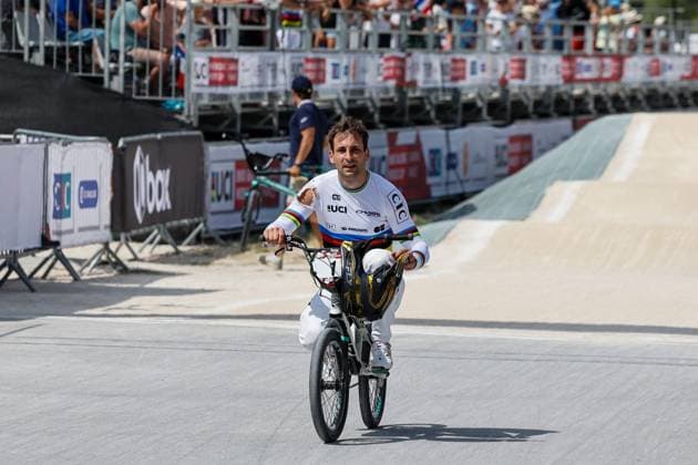 COUPE DU MONDE DE BMX 2025 MANCHE 1 PHOTOPQR LE DAUPHINE Christophe AGOSTINIS ; Sarrians ; 14 06 2025 ; Sarrians le 14 juin 2025. Coupe du Monde de BMX 2025. Manche 1. Finales et podiums. Elite Joris Daudet qui passe la ligne aprés sa chute. Photo Christophe Agostinis Le Dauphiné Libéré BMX WORLD CUP EVENT IN SARRIANS FRANCE JUNE 14TH 2025 Sarrians Vaucluse Provence-Alpes-Côte d Azur France  Copyright: xPHOTOPQR LExDAUPHINE MAXPPPxChristophexAGOSTINISx 20250614JDL0811 20250614JDL0811