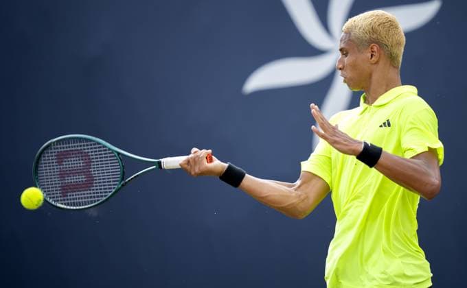 DEN BOSCH - Gabriel Diallo (CAN) in his match against Ugo Humbert (FRA) during the semifinals of the Libema Open. The tennis tournament takes place at the Autotron in Rosmalen. ANP SANDER KONING xVIxANPxSportx xxANPxIVx 529893959 originalFilename: 529893959.jpg