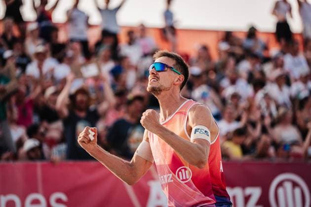 Beach volleyball men Allianz German Beach Tour 2025 Tourstop Bremen 14 06 2025 David Poniewaz cheers Bremen Waterfront Bremen Germany
