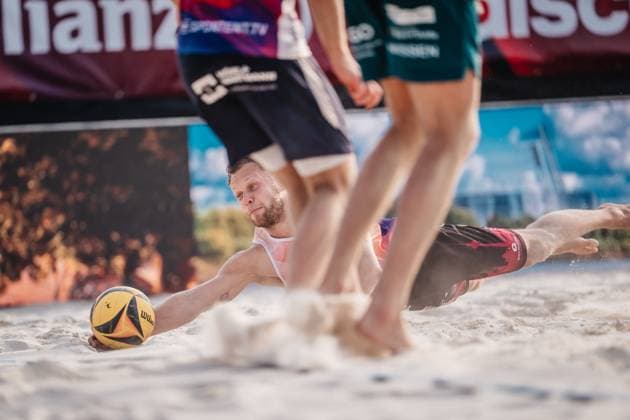 Beach volleyball men Allianz German Beach Tour 2025 Tourstop Bremen 14 06 2025 Eric Stadie Seeber jumps to the ball Bremen Waterfront Bremen Germany