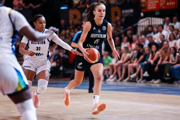 Basketball Womens Test Match Belgium Germany 14 06 2025 Clara Bielefeld Germany, 25 on the ball Basketball Womens Test Match Belgium Germany Oostende, Coretec Dôme on 14 06 2025 Copyright: xBEAUTIFULxSPORTS Freisenx