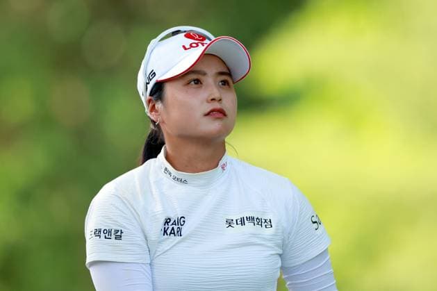 Meijer LPGA, Golf Damen Classic for Simply Give BELMONT, MICHIGAN - JUNE 14: Hye-Jin Choi of the Republic of Korea looks down the 16th fairway during the third round of the Meijer LPGA Classic for Simply Give golf tournament at Blythefield Country Club in Belmont, MI, USA Saturday, June 14, 2025. Belmont Michigan United States  Copyright: xAmyxLemusx originalFilename:lemus-meijerlp250614_npHb0.jpg