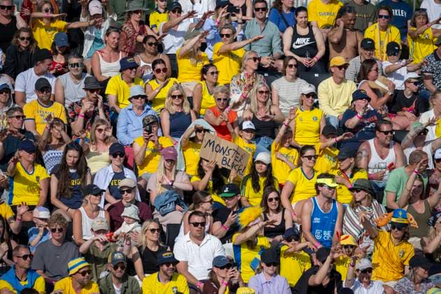 MALMÖ 2025 06 15 Full house in the stands when David Ahman and Jonatan Hellvig in Saturdays quarterfinals play against the Austrian couple in Petutschnig Trummer at the Beach Pro Tour at Ribban in Malmö Ahman Hellvig won 2 0 in sets MALMÖ SWEDEN x50090x  Copyright: xJohanxNilssonx xTTx BEACH PRO TOUR MALMÖ