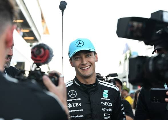 F1 Grand Prix Of Canada - Qualifying MONTREAL, CANADA JUNE 14: George Russell of Great Britain and Mercedes-AMG Petronas F1 Team leaves after speaking to the media following his win in the Qualifying Round for the Formula 1 Canadian Grand Prix at Circuit Gilles-Villeneuve in Montreal, Quebec, Canada, on June 14, 2025. Montreal Canada  Copyright: xArturxWidakx originalFilename:widak-f1grandp250614_npueo.jpg