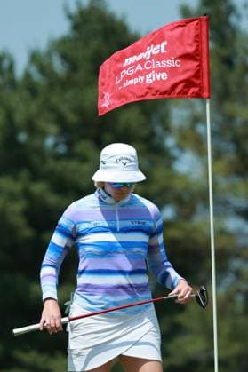 Meijer LPGA, Golf Damen Classic BELMONT, MICHIGAN-JUNE 14: Madelene Sagstrom of Sweden lines up her putt on the 9th green during the third round of the Meijer LPGA Classic for Simply Give golf tournament at Blythefield Country Club in Belmont, MI, USA Saturday, June 14, 2025. Belmont Michigan United States  Copyright: xJorgexLemusx originalFilename:lemus-meijerlp250614_nptE4.jpg