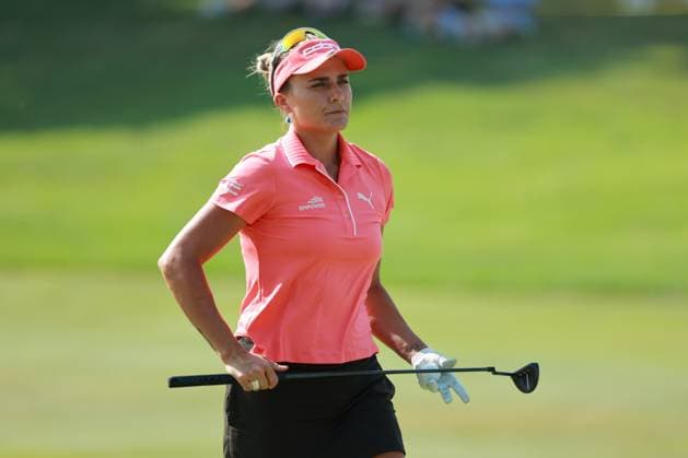 Meijer LPGA, Golf Damen Classic BELMONT, MICHIGAN-JUNE 14: Lexi Thompson of the United States acknowledges the gallery at the 17th green during the third round of the Meijer LPGA Classic for Simply Give golf tournament at Blythefield Country Club in Belmont, MI, USA Saturday, June 14, 2025. Belmont Michigan United States  Copyright: xJorgexLemusx originalFilename:lemus-meijerlp250614_npCC1.jpg