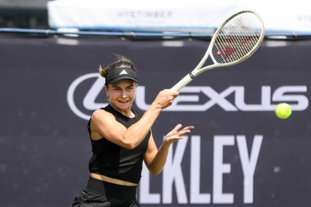 Ilkley Tennis Club, England, June 14th 2025: Iva Jovic in action during the WTA, Tennis Damen 125 Lexus Ilkley Open semi-final match with Viktorija Golubic at Ilkley Tennis Club in Ilkley, England on June 14th 2025. (Sean Chandler SPP) Copyright: xSeanxChandlerx xSPPx spp-en-SeChSp-WTA 125 Lexus Ilkley Open Semi-Finals Ilkley Tennis Club-252F5A0408