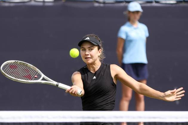 Ilkley Tennis Club, England, June 14th 2025: Iva Jovic during the WTA, Tennis Damen 125 Lexus Ilkley Open semi-final match with Viktorija Golubic at Ilkley Tennis Club in Ilkley, England on June 14th 2025. (Sean Chandler SPP) Copyright: xSeanxChandlerx xSPPx spp-en-SeChSp-WTA 125 Lexus Ilkley Open Semi-Finals Ilkley Tennis Club-322F5A0014