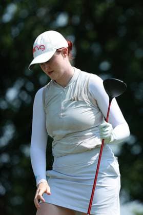 Meijer LPGA, Golf Damen Classic BELMONT, MICHIGAN-JUNE 14: Karis Anne Davidson of Australia plays her tee shot on the 10th hole during the third round of the Meijer LPGA Classic for Simply Give golf tournament at Blythefield Country Club in Belmont, MI, USA Saturday, June 14, 2025. Belmont Michigan United States  Copyright: xJorgexLemusx originalFilename:lemus-meijerlp250614_npLSs.jpg
