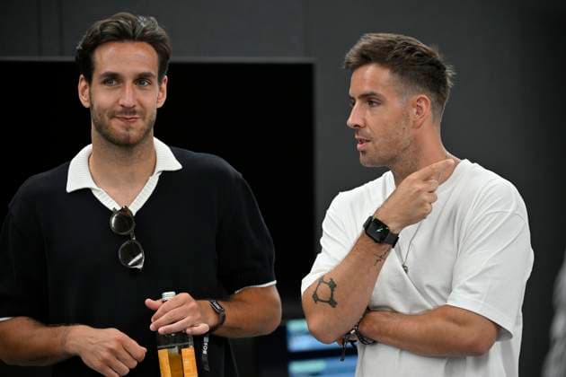 Joshua Keller left in discussion with brother Aaron Keller, son of actor Mark Keller, Portrait Tennis Men BOSS Open ATP 250 Stuttgart 2025 Weissenhof BOSS Open ATP 250 Stuttgart 2025