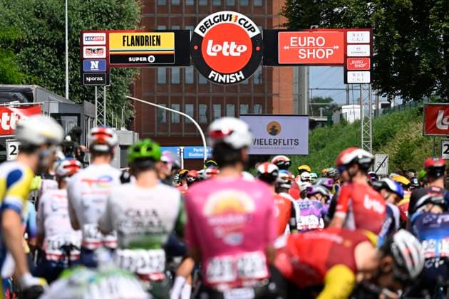 Elfstedenronde 2025 Cycling Race BRUGGE, BELGIUM - JUNE 15 : illustration picture of the start during the 43th edition of Elfstedenronde an UCI Class 1.1 one day cycling road race for Men Elite of 196 km with start in Brugge and finish in Brugge on June 15, 2025 in Brugge, Belgium, 15 06 2025 ( Motordriver Guy De Vuyst - Brugge Belgium  Copyright: xNicoxVereeckenx