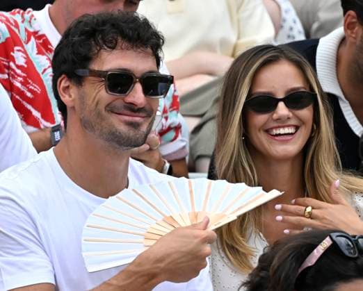 on the tribune Mats Hummels with girlfriend Nicola Cavanis Faecher fans air to Tennis Men BOSS Open ATP 250 Stuttgart 2025 Weissenhof BOSS Open ATP 250 Stuttgart 2025