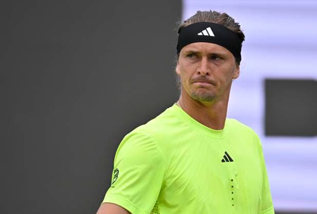 Alexander Zverev GER Disappointment disappointed after missed chance Gesture Gesture dissatisfied Tennis Men BOSS Open ATP 250 Stuttgart 2025 Weissenhof BOSS Open ATP 250 Stuttgart 2025