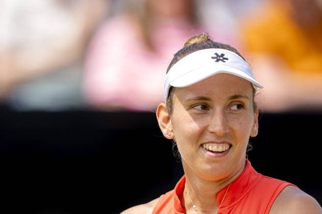 DEN BOSCH - Elise Mertens (BEL) in her match against Elena-Gabriela Ruse (ROU) during the final of the Libema Open tennis tournament. The grass tournament is part of the ATP, Tennis Herren and WTA, Tennis Damen circuit. ANP SANDER KING xVIxANPxSportx xxANPxIVx 529945195 originalFilename: 529945195.jpg